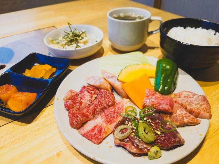 【鳥取県】ガッツリお肉を楽めるランチまとめ5選!贅沢お肉のひつまぶしに、肉厚ハンバーグの専門店!